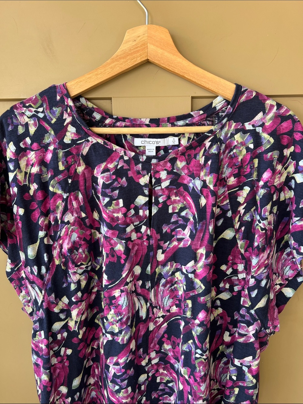 Chico’s XL Cotton V Neck Cap Sleeve Purple Floral Top - Picture 2 of 7